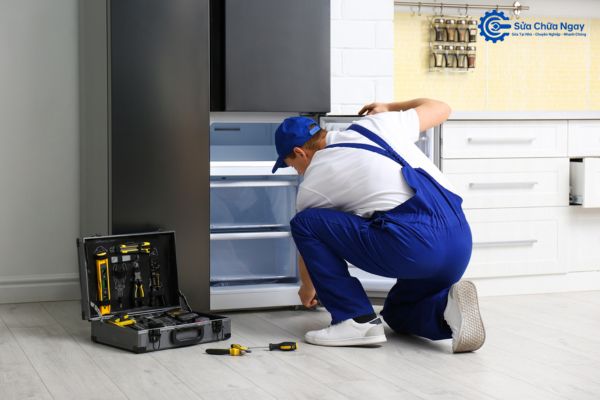 Nhân viên sửa tủ lạnh Hoàn Kiếm lành nghề