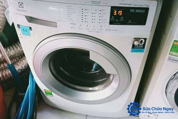 Gọi thợ sửa máy giặt quận Tây Hồ khi thiết bị báo lỗi
