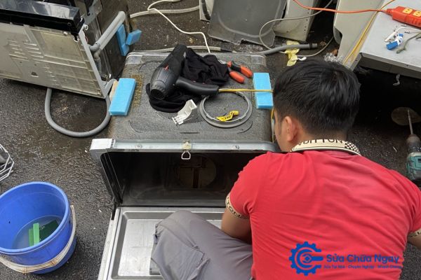 Quy trình sửa chữa máy rửa bát tại Hai Bà Trưng